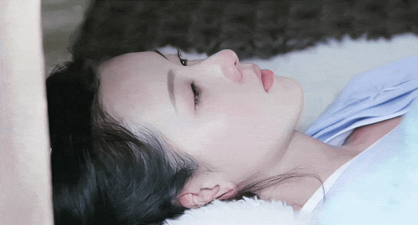 都灵果然美丽的人躺下的侧颜一点都不会散开…