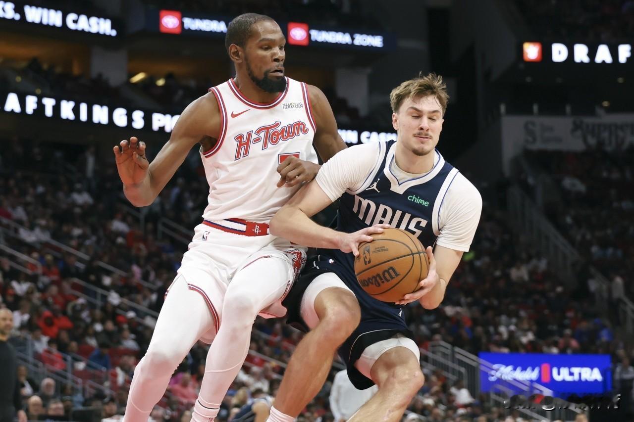 相差18岁的状元和榜眼，杜兰特和弗拉格本赛季交手数据对比：1、杜兰特——37