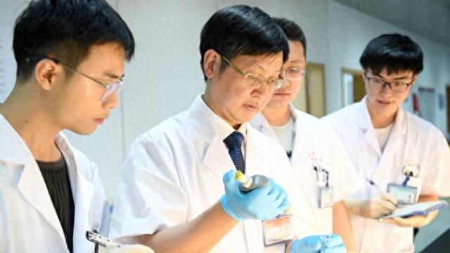 肝癌“鸡尾酒疗法”给中晚期患者带来新希望, 上海中山医院首创疗法