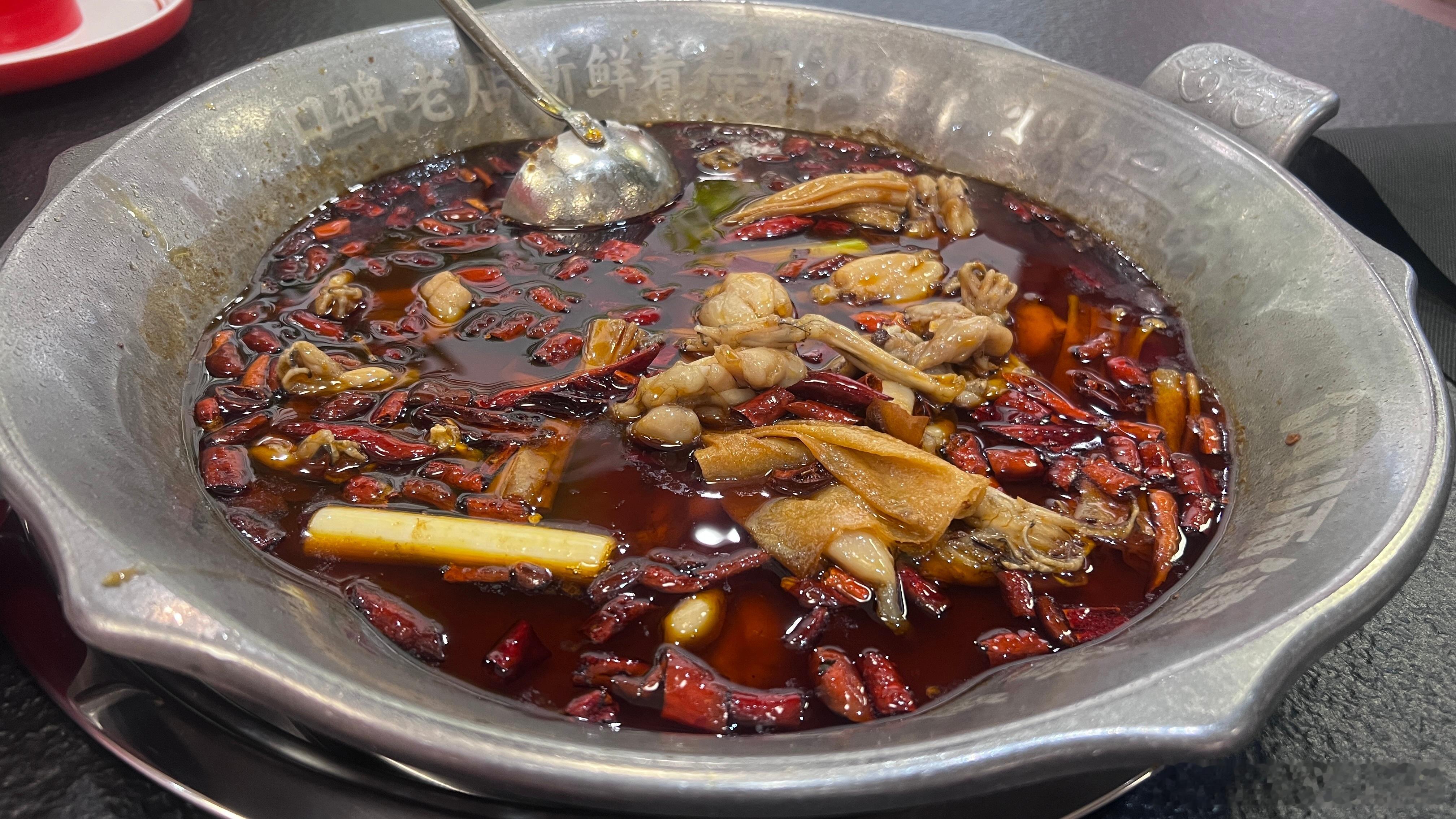 美蛙鱼头，真的有人爱吃里面的鱼头吗