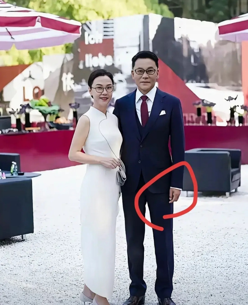 这才是人间清醒！李国庆61岁了，手里有4.5亿，他娶了一个59岁的半老徐娘，