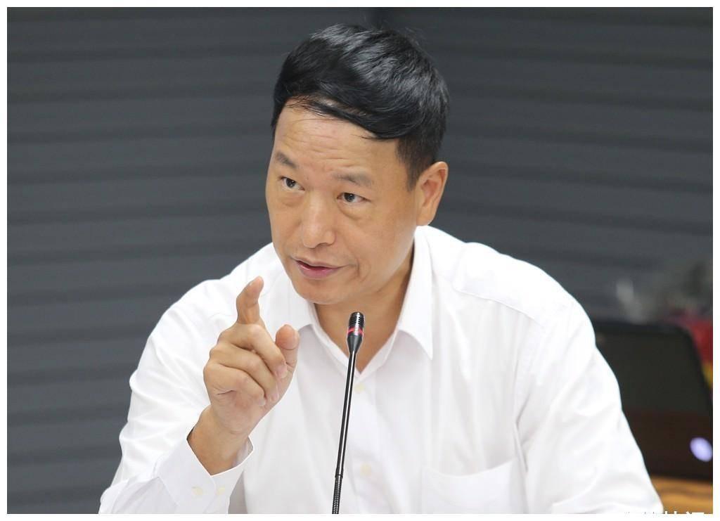 台空军前副司令张延廷示警：若大陆决定武力攻台，解放军火箭炮部队将充当“开路先锋”