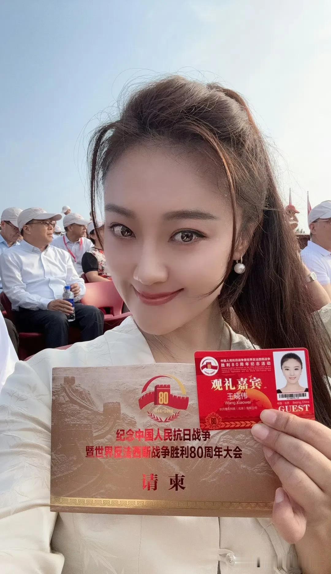 看到玖月奇迹都参加93盛典了，突然替凤凰传奇那两位感到惋惜。如果不是手表事件