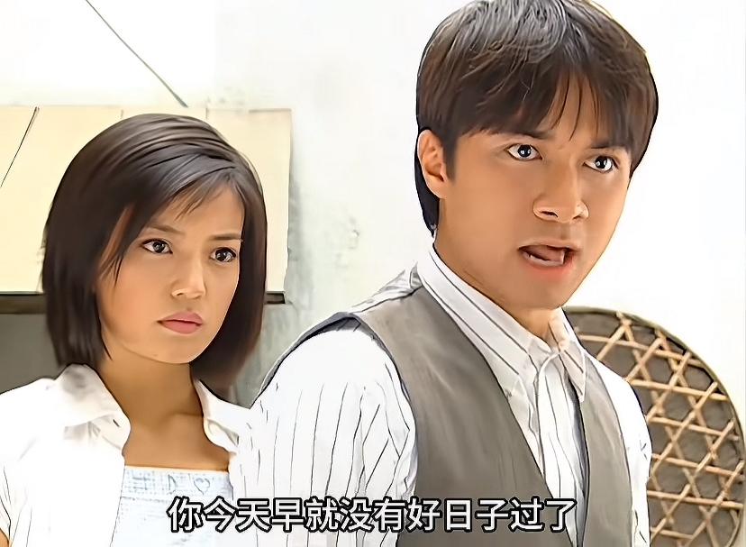 以前电视剧里的人都是黄皮肤，现在电视剧为什么非要弄的那么白，除了化妆还用修图。