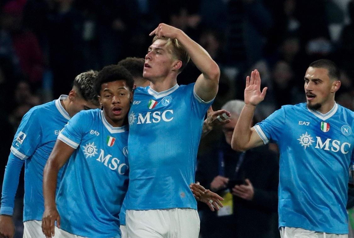 曼联出来的球员总能证明不是球员不行，是曼联这个队不行！那不勒斯主场2-1战胜尤文