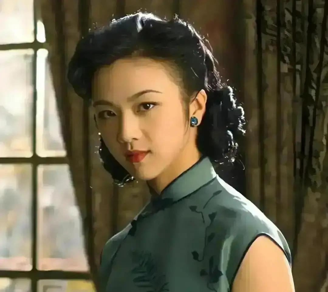 18年过去，梁朝伟仍不敢回看成片当年拍《色，戒》那场戏，现场只有导演、摄影