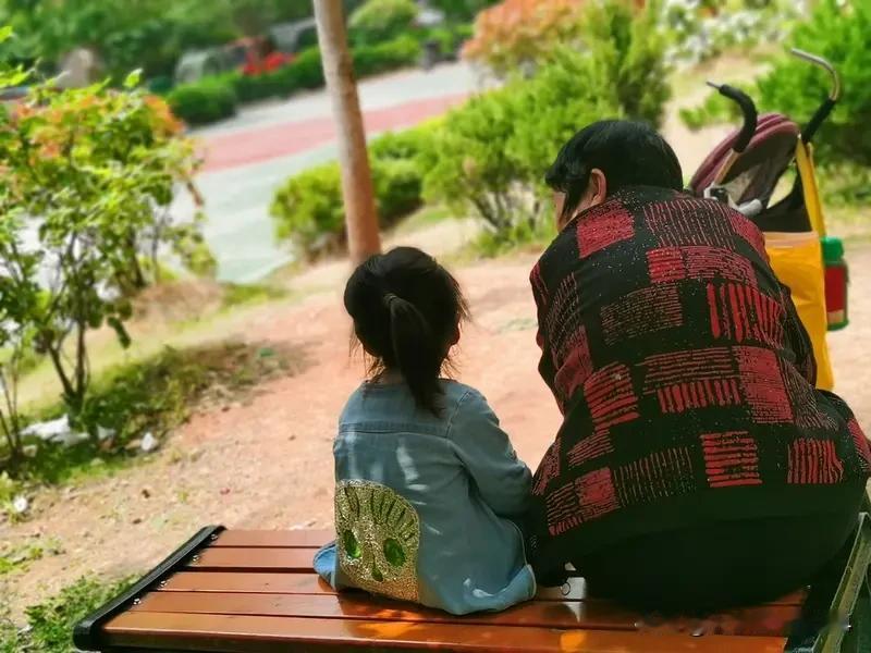 养儿女都是有目的的吗?养儿女是否有目的，这事儿还真不好说。有人觉得养孩子是为了