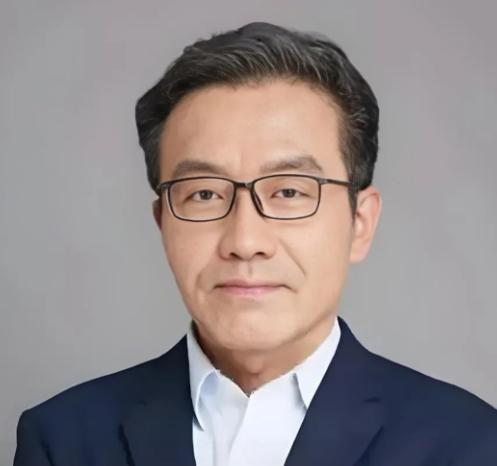 复旦大学教授王德峰的一番话，点中了当下社会最值得警惕的问题，他说如今各种欲望不断
