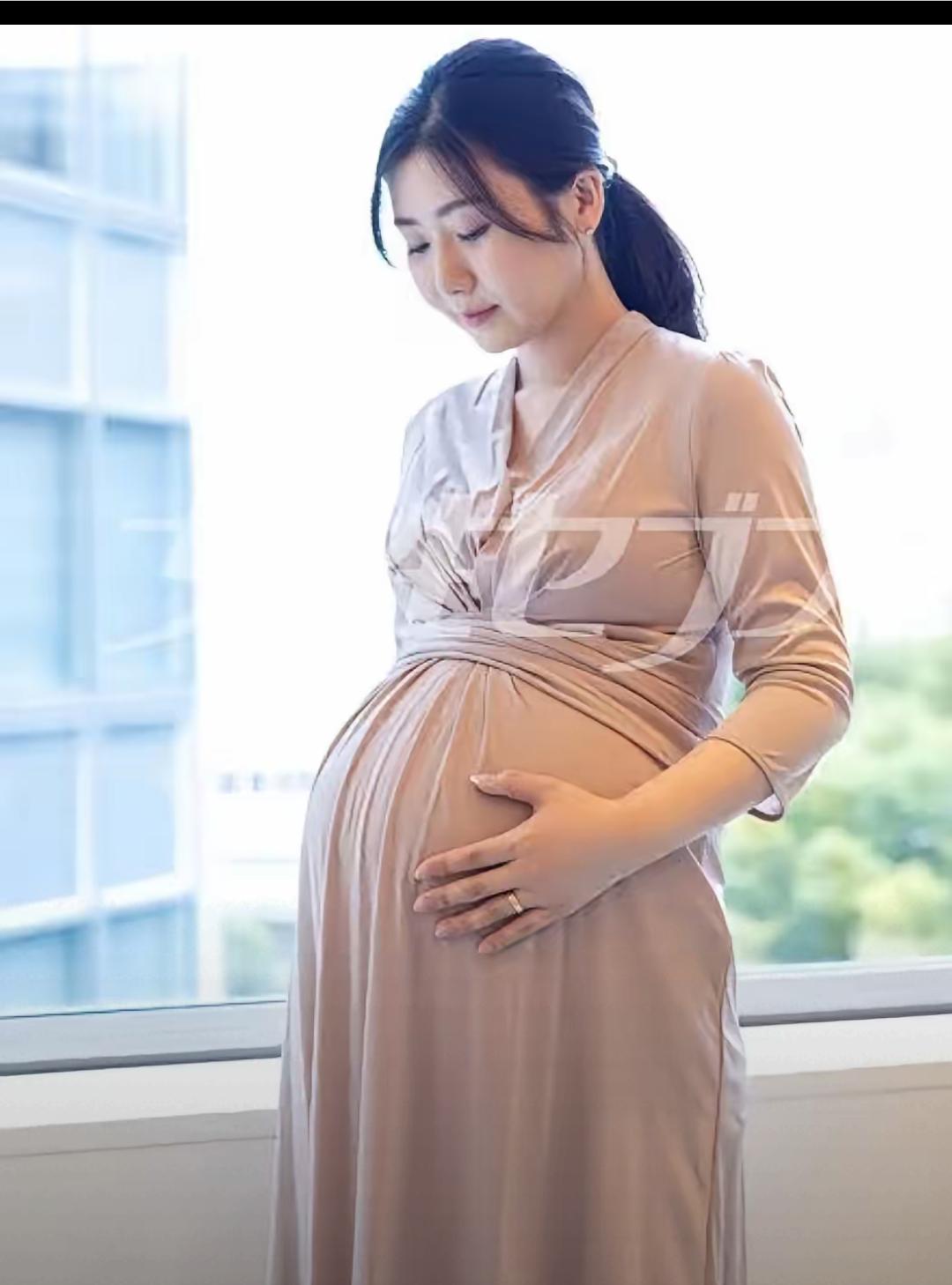 37岁的福原爱在4月17日，通过个人平台官宣三胎得子。去年12月官宣与小5岁横滨