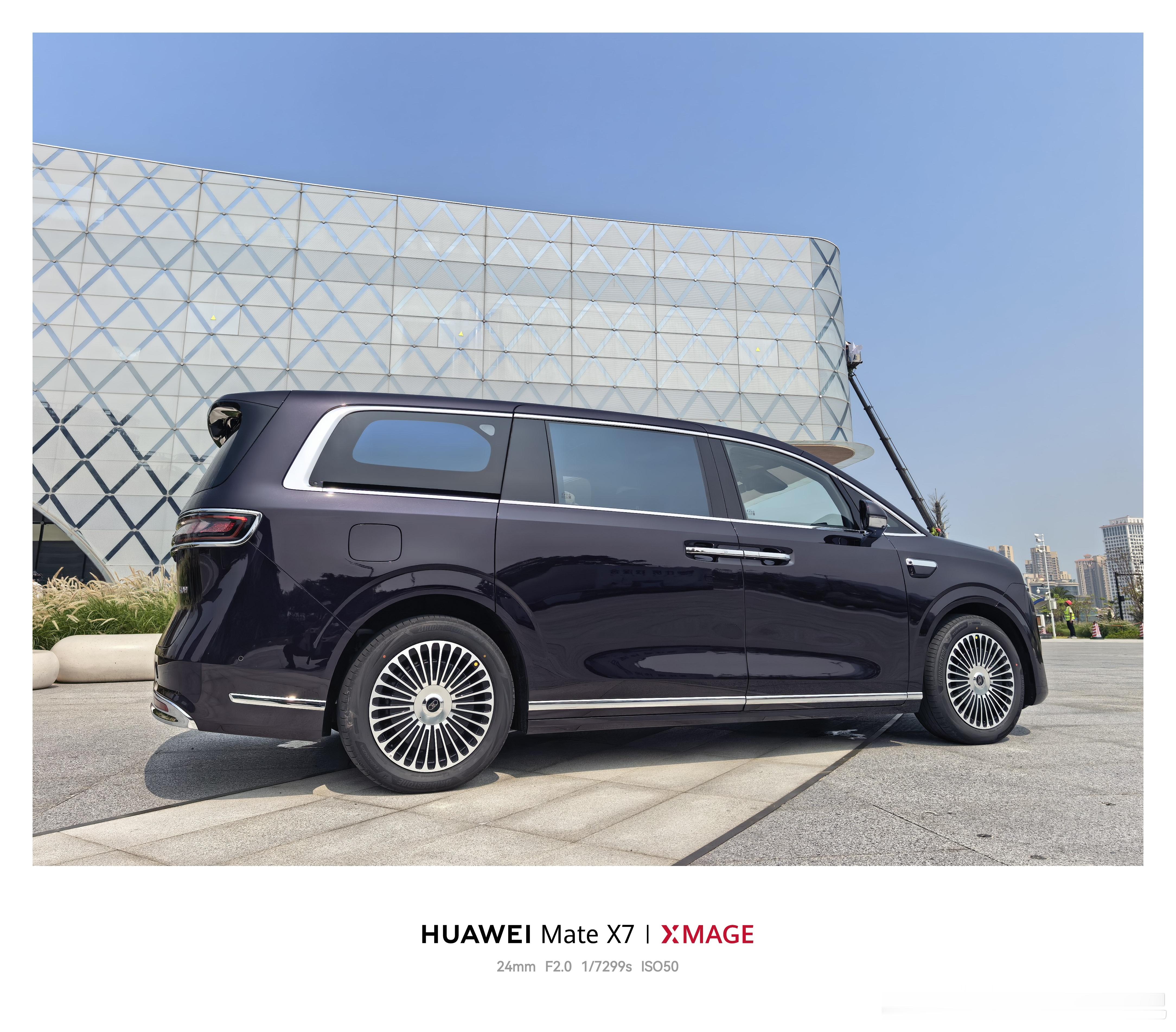 智界v9基本上体验完了，大车好开这件事，鸿蒙智行是做到骨子里了。再加上一些越级