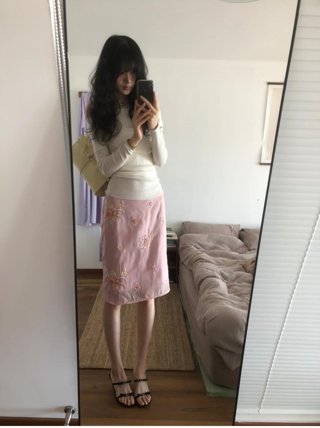 窈窕淑女，连脚趾头都那么修长。