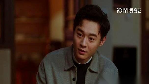 他舅炒邮票，把房子赔进去了，老婆也散了。就这么个“失败典型”，他外甥二胖，愣是