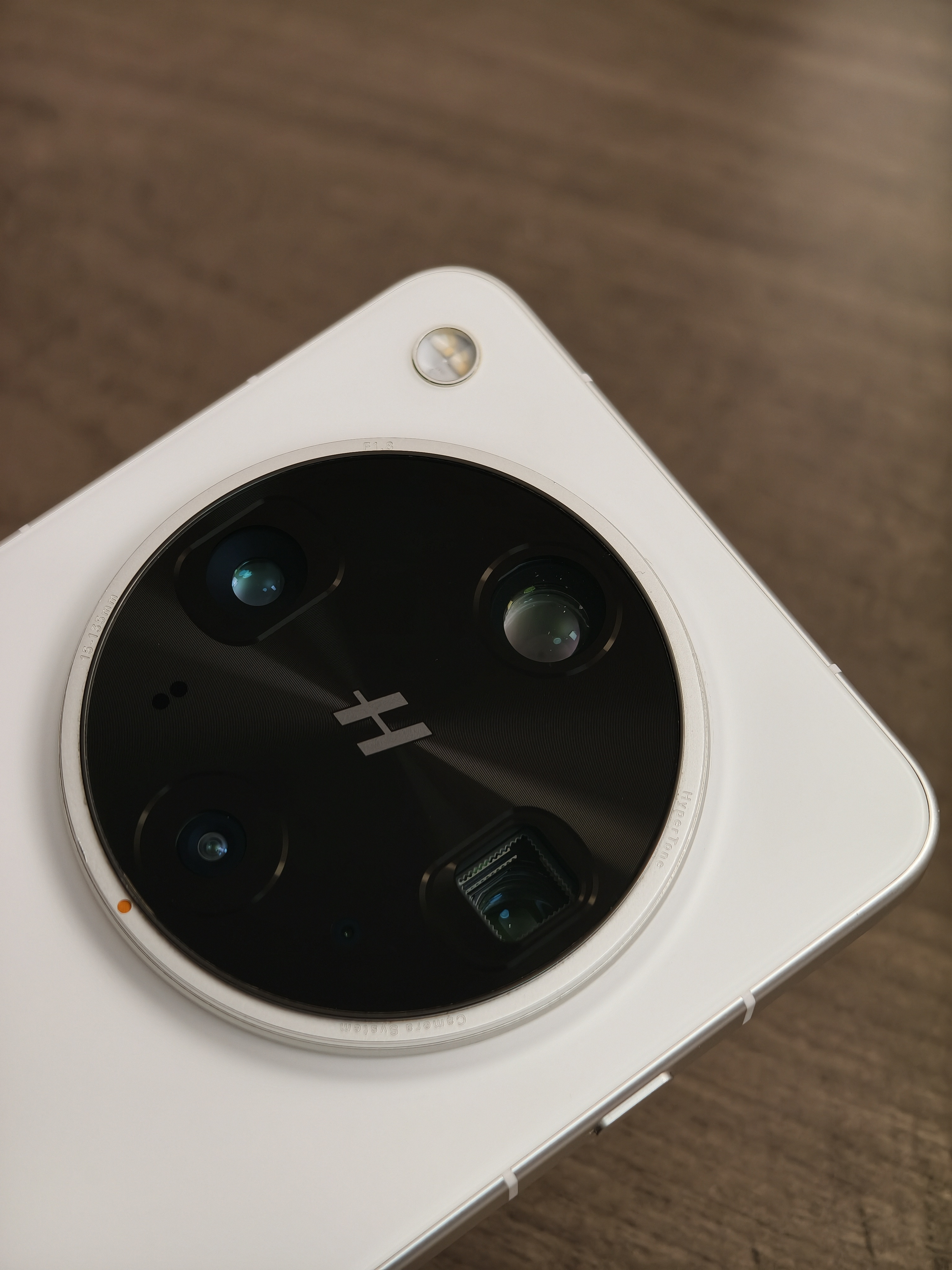 捏马喜提FindX8Ultra长焦进灰[微笑]怎么能他妈进这么多灰的