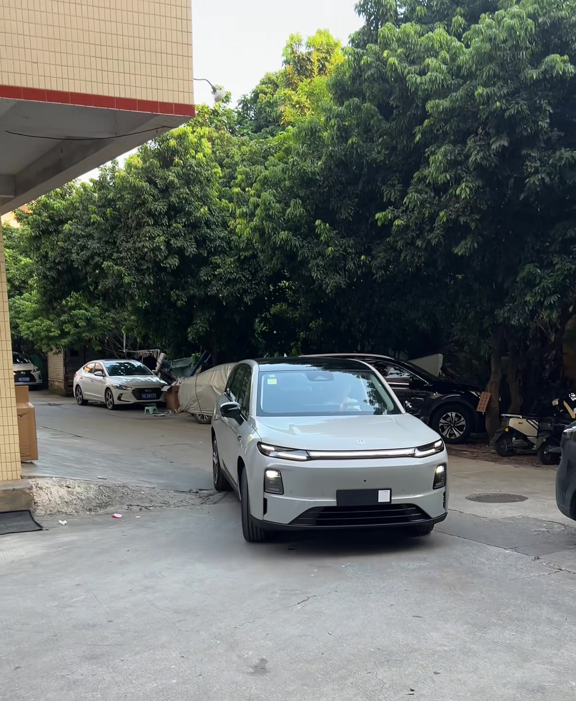 零跑C10试驾：适配家庭出行的实用SUV