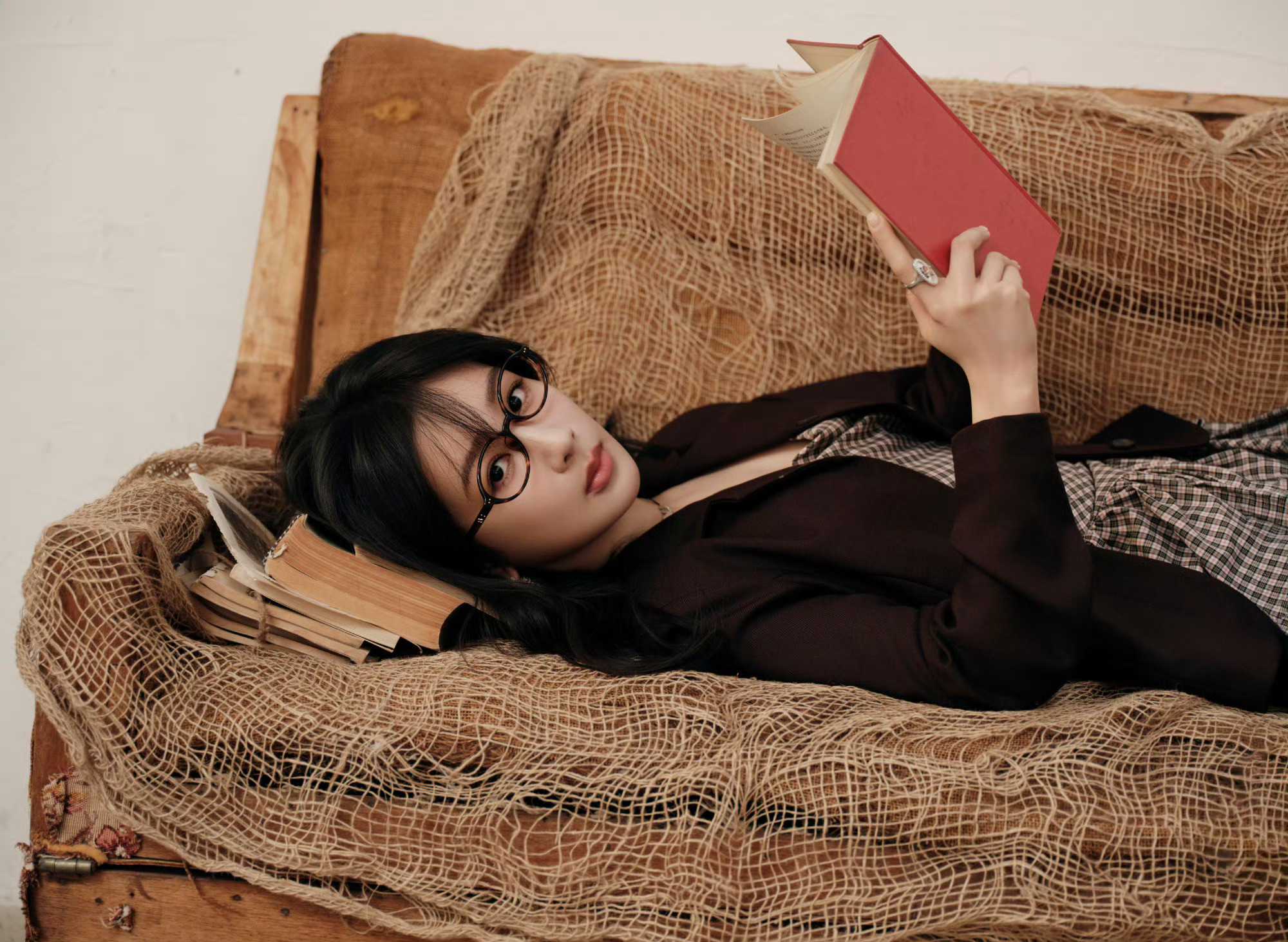 不是说白了，说绿了，说蓝了，说紫了，说黑了，杨紫你怎么这么好看