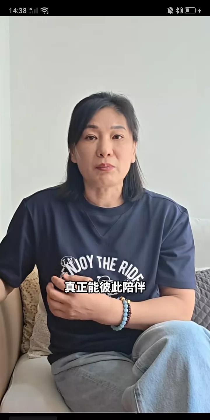 近日，前中国女篮名宿，中国篮球名人堂成员李昕在接受媒体采访时，对感情和婚姻有了新