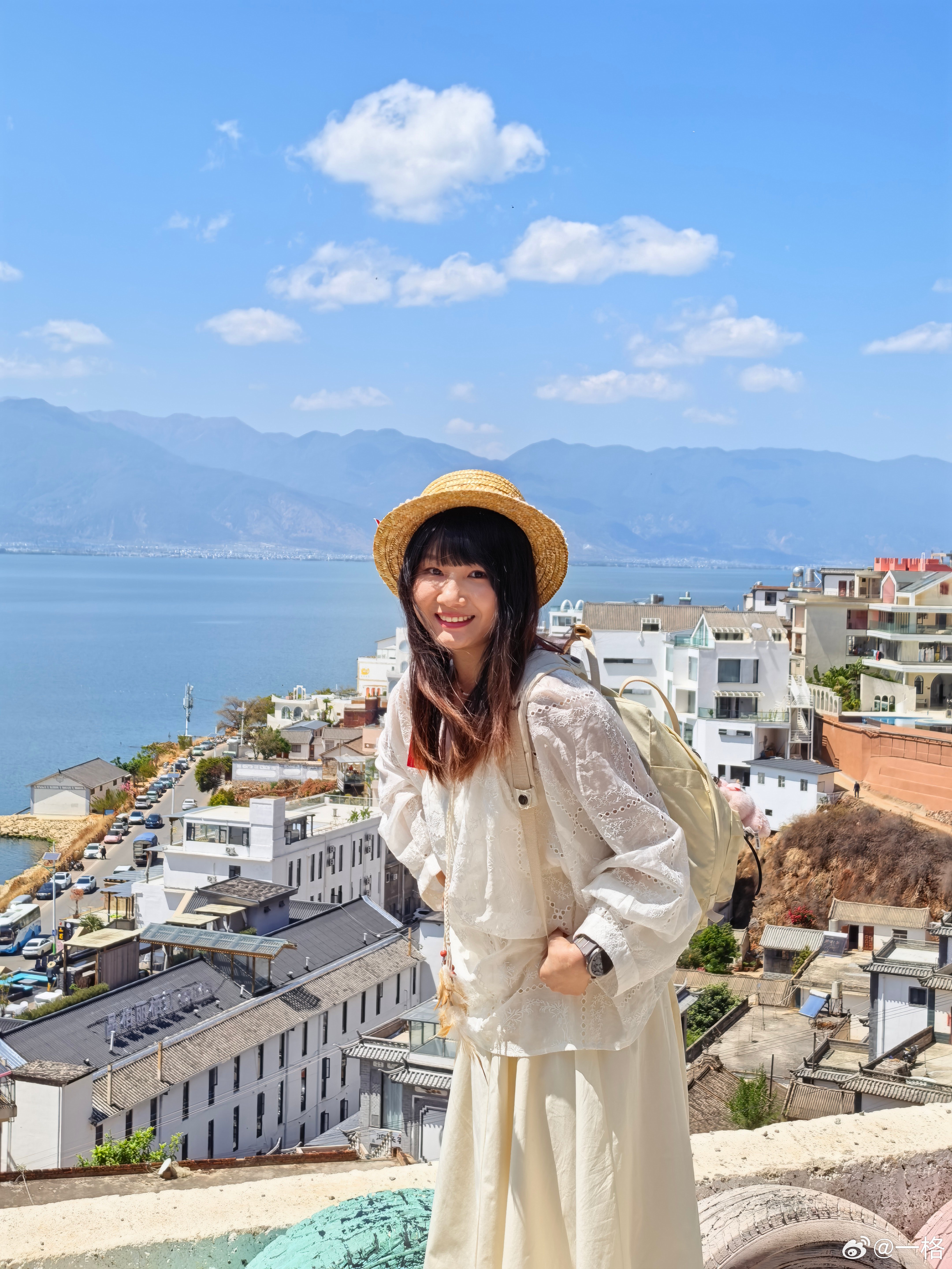 在大理看到这里风景太美了，但是我就一个人，刚好有个大哥在帮他媳妇拍照，鼓起勇气问