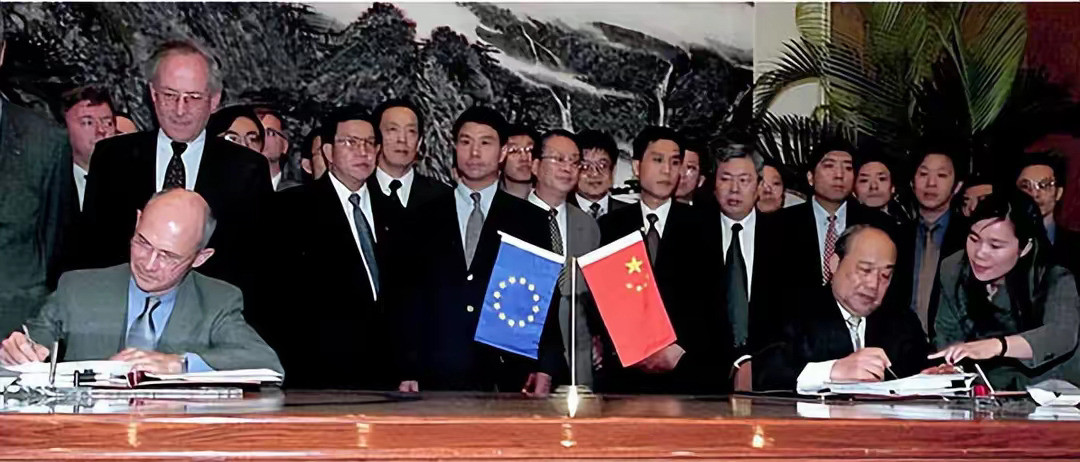 中国两件大事影响深远话说当年，发生过两件让中国人忘不了的