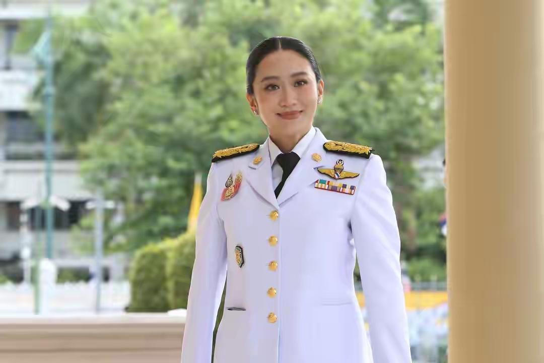 佩通坦不会离职的五大原因：第一、如果8月29日泰国法院判定佩通坦罪名成立，佩