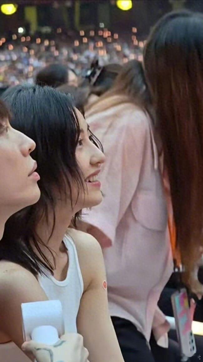 张子枫纹身家人们谁懂啊！娱乐圈“侦查大队”又立大功了！就在昨天，一向以清冷文艺