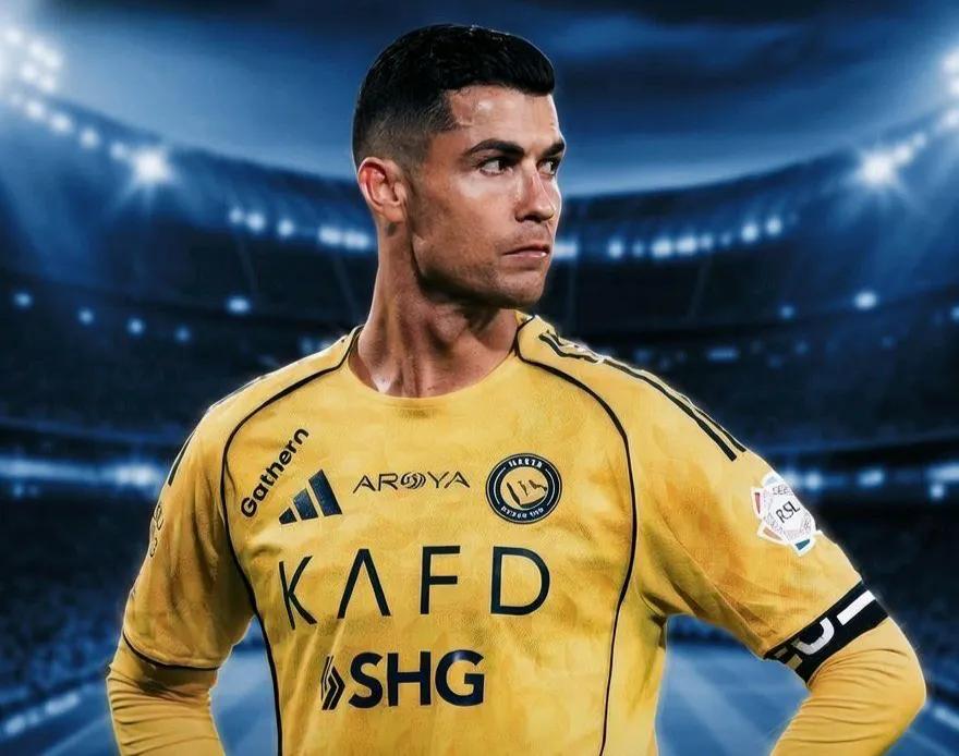 跟队记者透露，C罗选择罢赛还有另一个不为人知的原因。在C罗选择不出战最新一场的