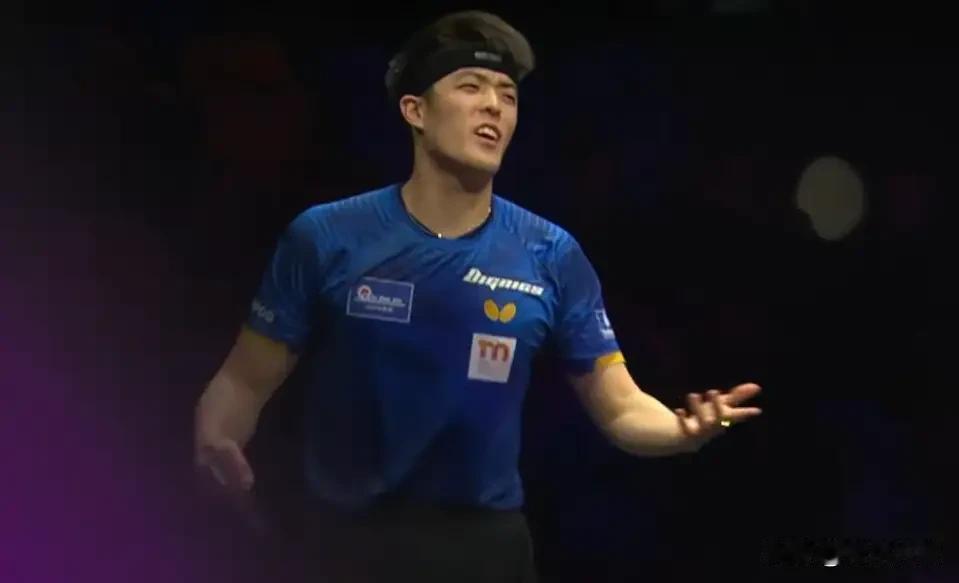 笑死我了！松岛辉空遮挡发球，邱党气的两手一摊，谁教的阴招？太过分了！结