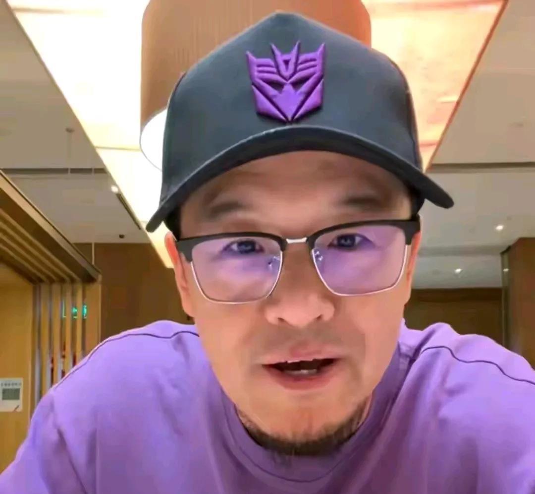 杨毅谈女篮李梦被裁：“你现在就不行，根本防不了任何人”杨毅的说法完全正确。巴黎奥