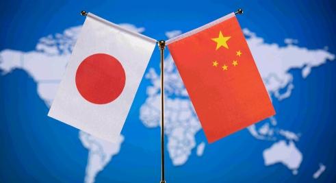 忍不住了！日本前外务省副大臣表示，G7国家中，只有日本因疏远中国，正走向被孤立。