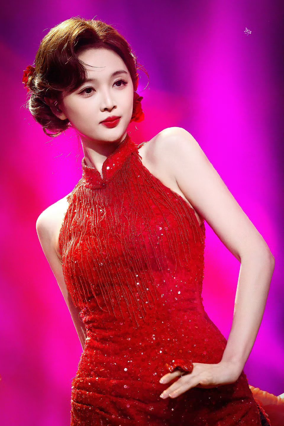 吴宣仪惊喜之夜舞台生图·复古名伶玫瑰小选吴宣仪超绝腿精