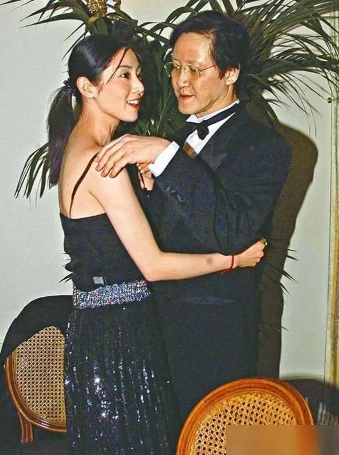 香港大佬三个女人都姓张？他的厉害，从不在这。撕破脸、互爆黑料、争产争名分…