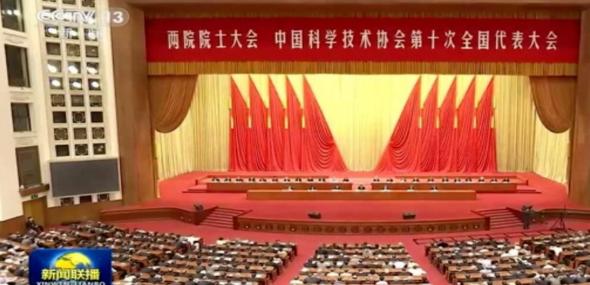 全球都在问：中国凭什么强得这么“离谱”？外网最近被一个问题整不会了：中国到底算
