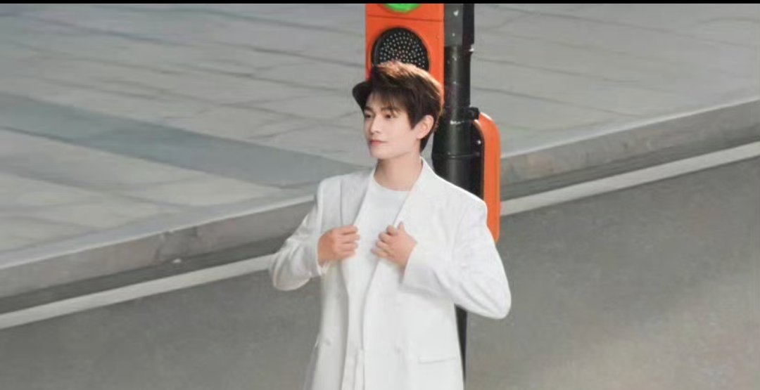 丁禹兮全白少年感造型什么是少年感丁禹兮就是少年感代名词