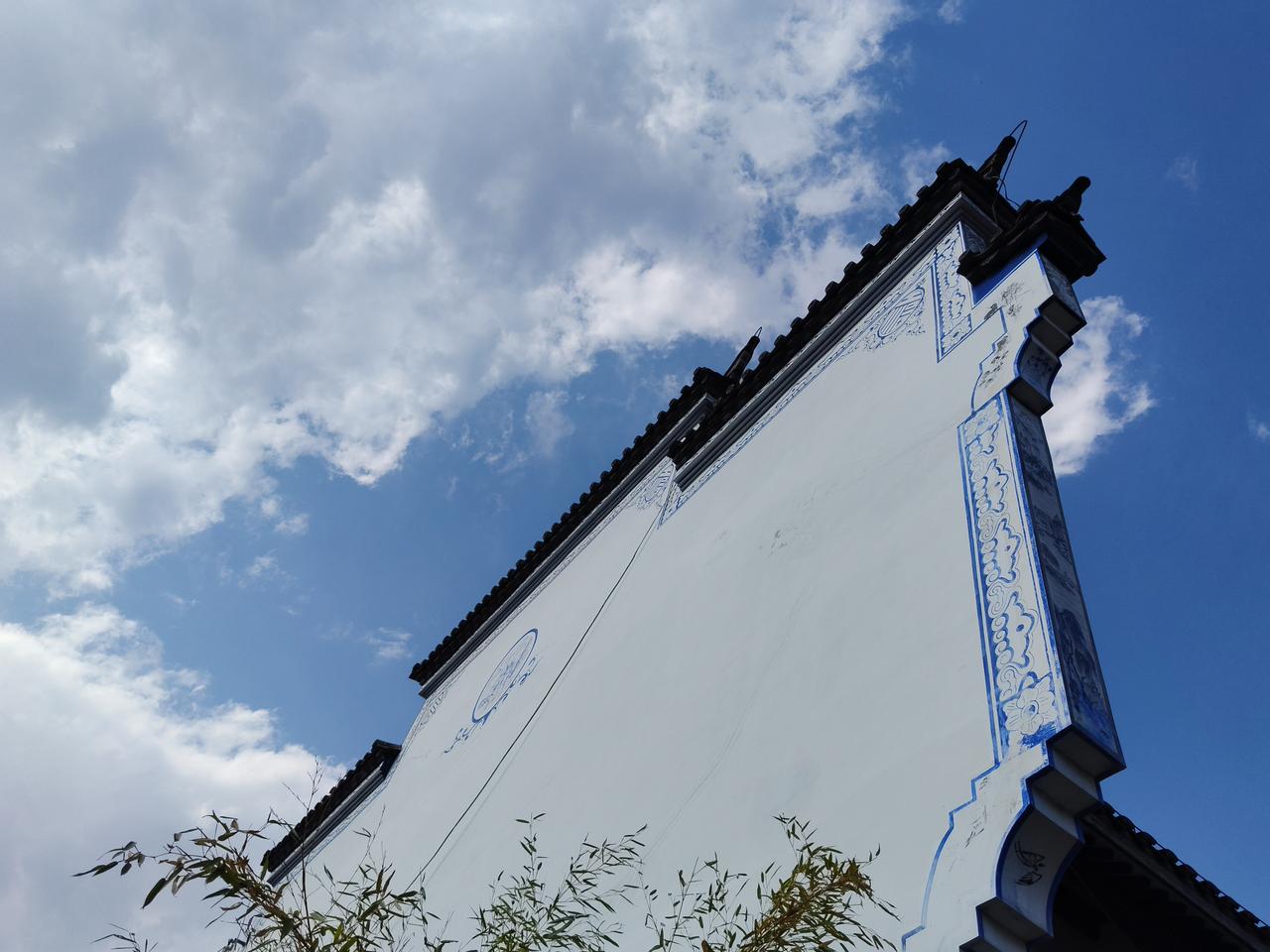 在A股，利空消息和利好消息要谨慎观看，不要当真。比如4月底了，很多A股上市公司