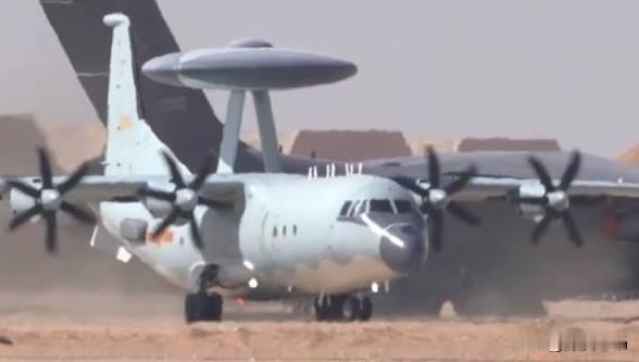 突然看明白了。在埃及演习，西奈半岛上空的空警-500预警机，刚好可以看到13枚伊