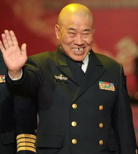 有一次，杜旭东拍完戏，找老板结账，剧组却跟他说：“杜老师，今天会计没在，你先回去