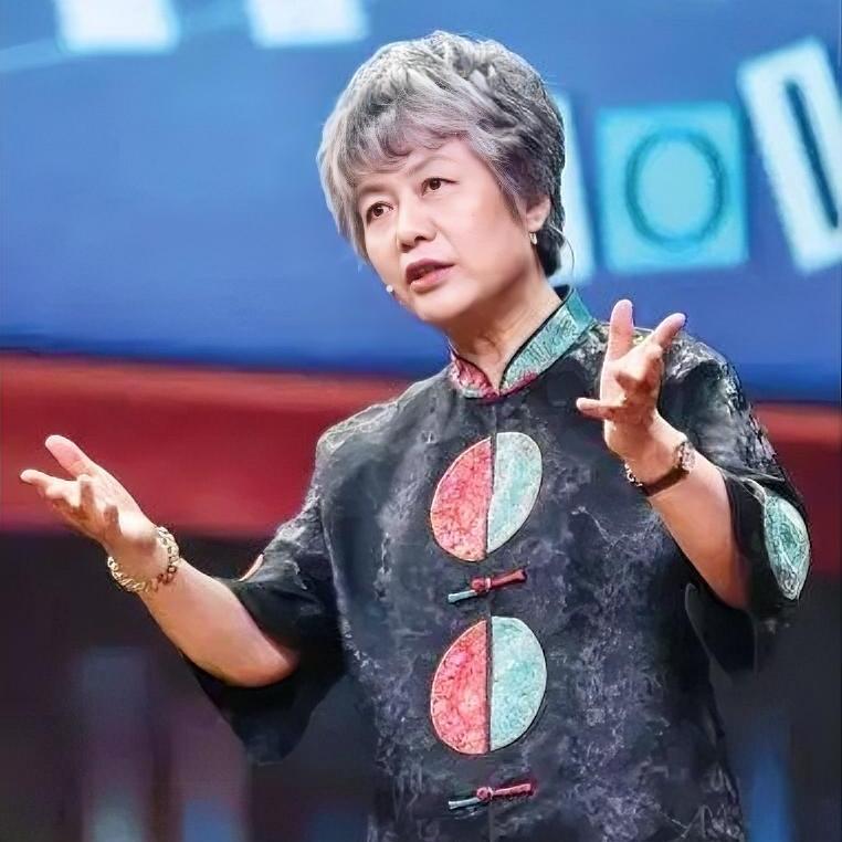 李玫瑾教授曾说：“毁掉孩子一生的不是游戏，也不是贪玩，而是父母的语言暴力。