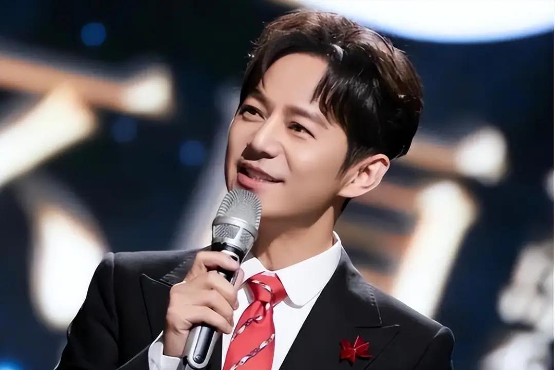 何老师今年就52了真是想不通，他这么有钱，工作之中接触女的机会也多，到现在还单