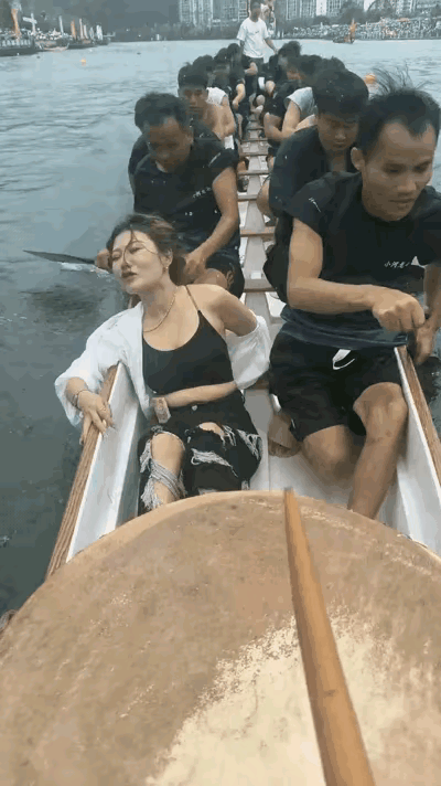 她能激发出全体武士的肾上腺素[赞]