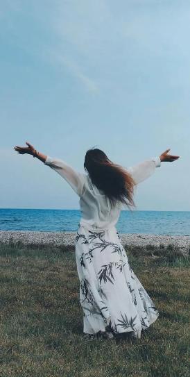 一位心理学家说：“太过正经的男人或者女人，真的很无趣。不管是男人或女人，