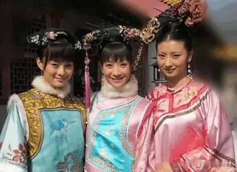 安陵容只恨甄嬛不恨眉庄，原因就四个字，爱得太深！你发现没，甄嬛传里安陵容后来