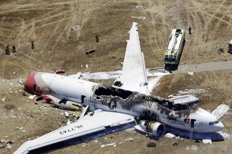 为什么宁愿航空遇难死亡率那么高，也不给乘客自主选择跳伞的机会？2022年东航