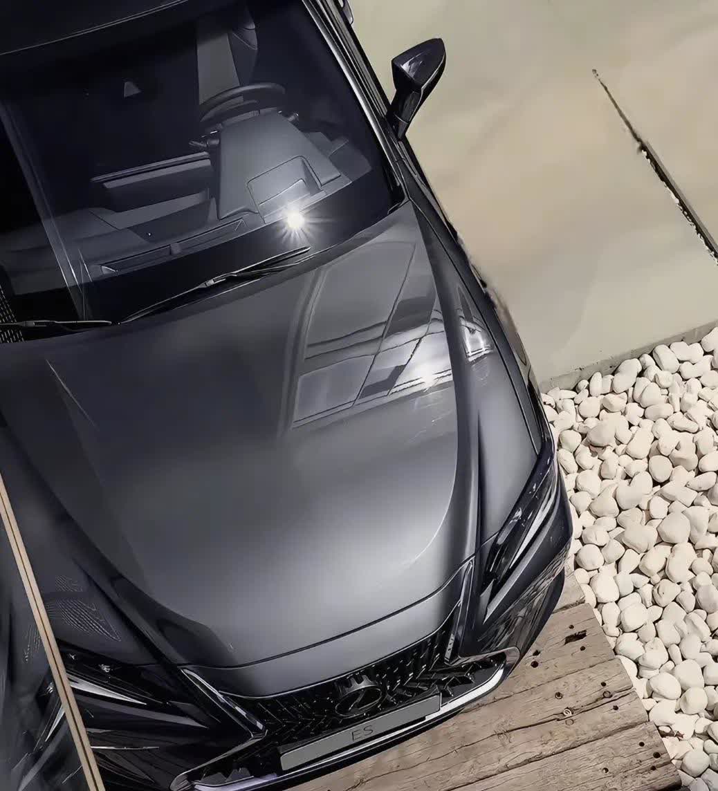 预算充足的话，日系车还得是雷克萨斯，皇冠都别考虑，雷克萨斯属于丰田高端品牌，原装