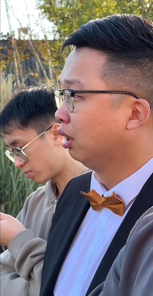 男人一旦离了婚，只要选择带着孩子，就没有再婚的打算。父母、孩子是他唯一的牵挂，除