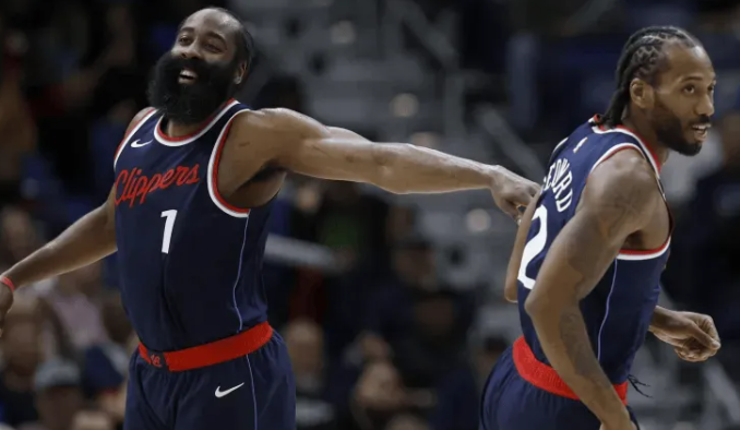 NBA常规赛，快船113-115不敌火箭。赛后，快船记者社媒发文谈及本场比赛：