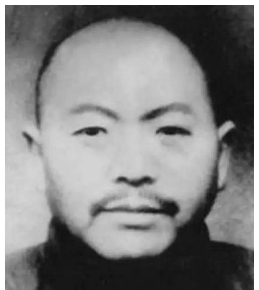 1951年，黄标被判死刑，临刑前他悲愤地呐喊：“我每月资助新四军20万银元，却被