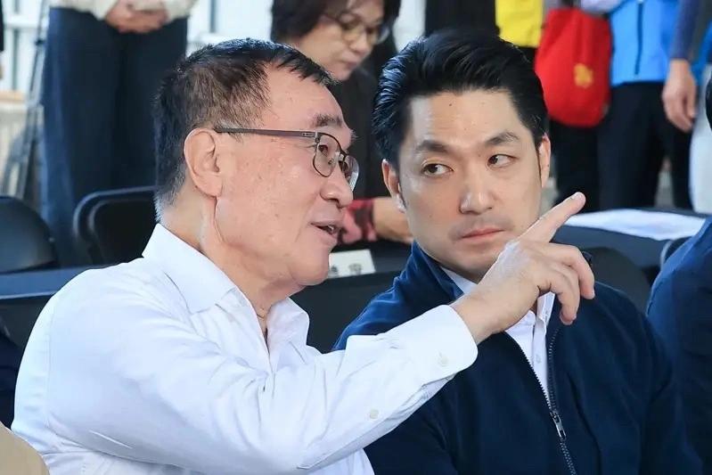 郑丽文直接跳过党内初选、强势征召李四川参选新北市长。这一动作不仅搅动了台湾地区选