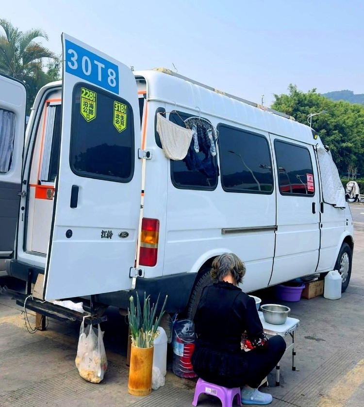 自驾游变“自毁游”？服务区公共资源遭破坏，素质何在？