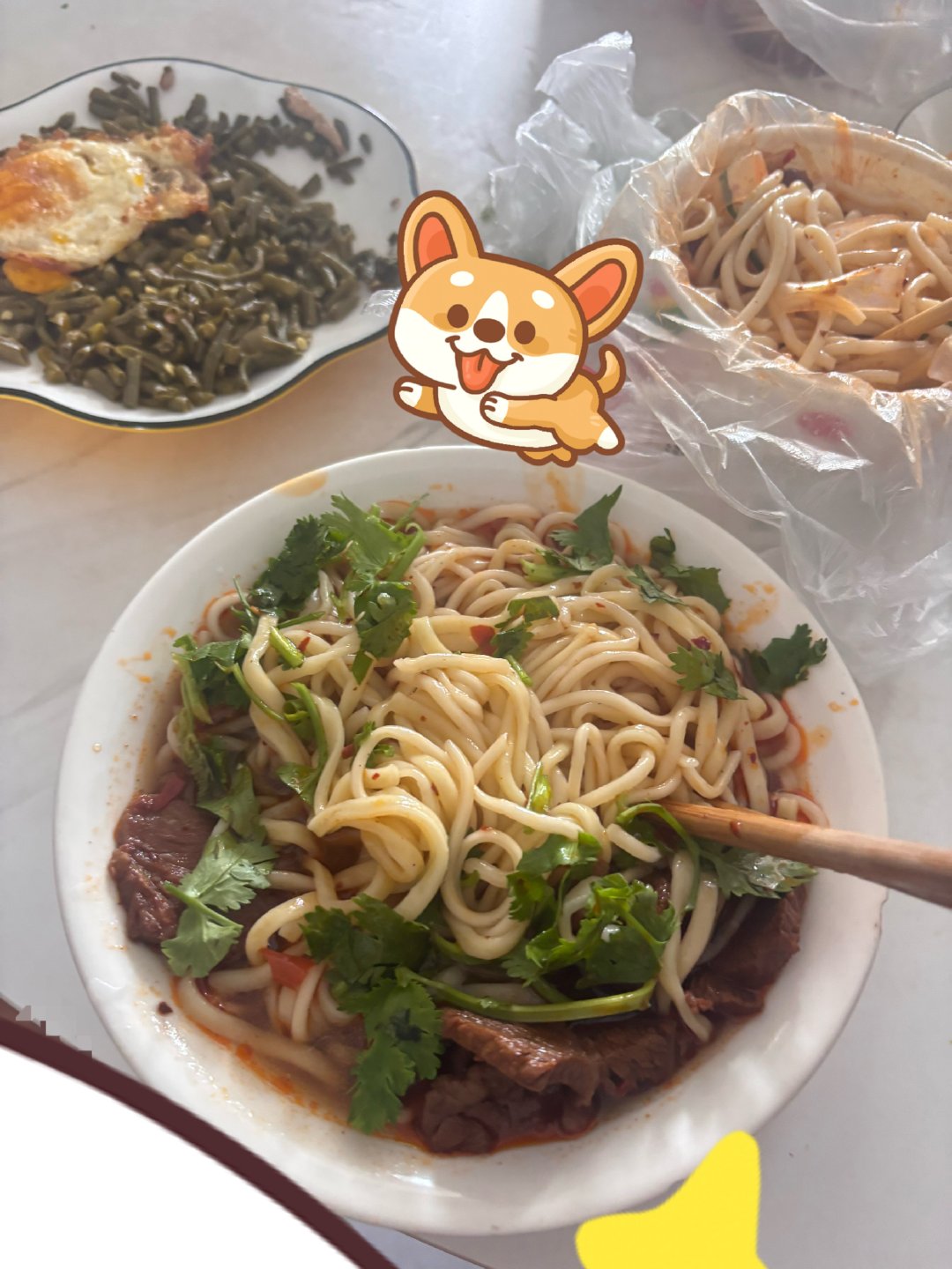 这样的牛肉面带回家烧平均6块钱一碗，，，我平常在门店12一碗啊啊啊啊带回家可以烧