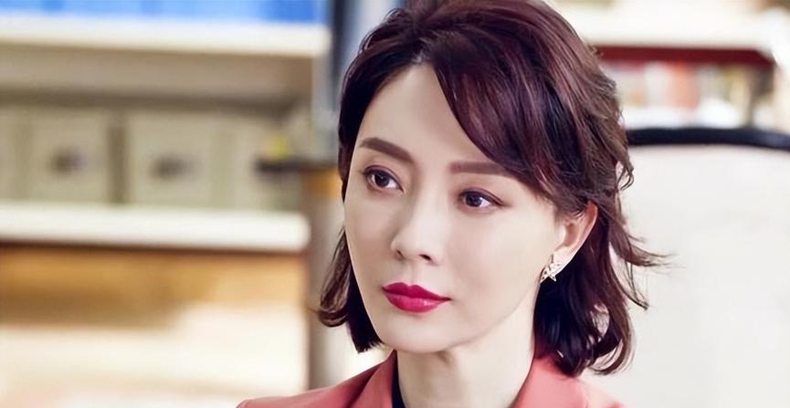 她太干净了。这是冯小刚把陈数“请”出《集结号》剧组时，给出的唯一解释。开机5