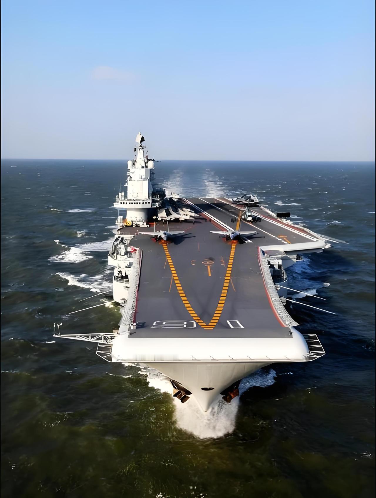 对峙线正在往日本方向推进！十八年前，日本海自和空自频繁出动飞机在春晓油气田附近活